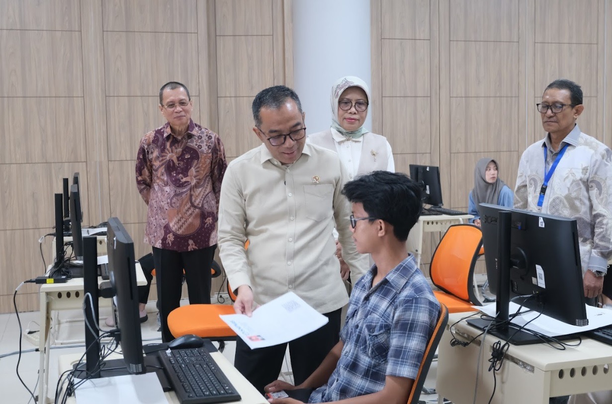 Mendiktisaintek Tinjau UTBK-SNBT di UNTAN, Tegaskan Komitmen Antisipasi Kecurangan