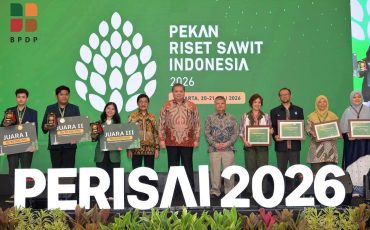 Tim Farmasi FK UNTAN Juara I Lomba Riset Sawit 2026 1