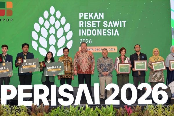 Tim Farmasi FK UNTAN Juara I Lomba Riset Sawit 2026 1